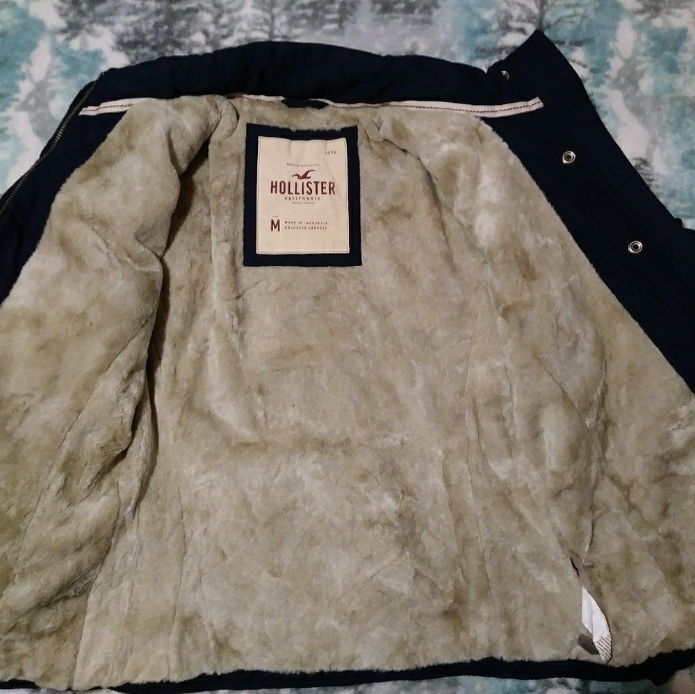 Jacket 👀 - Picture 2 of 3